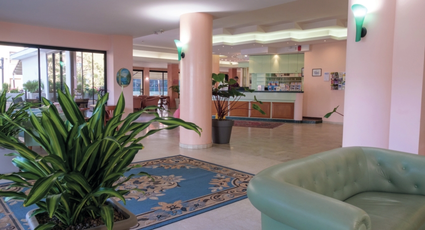 Spiaggia Rezeption - Hotel Royal Spiaggia